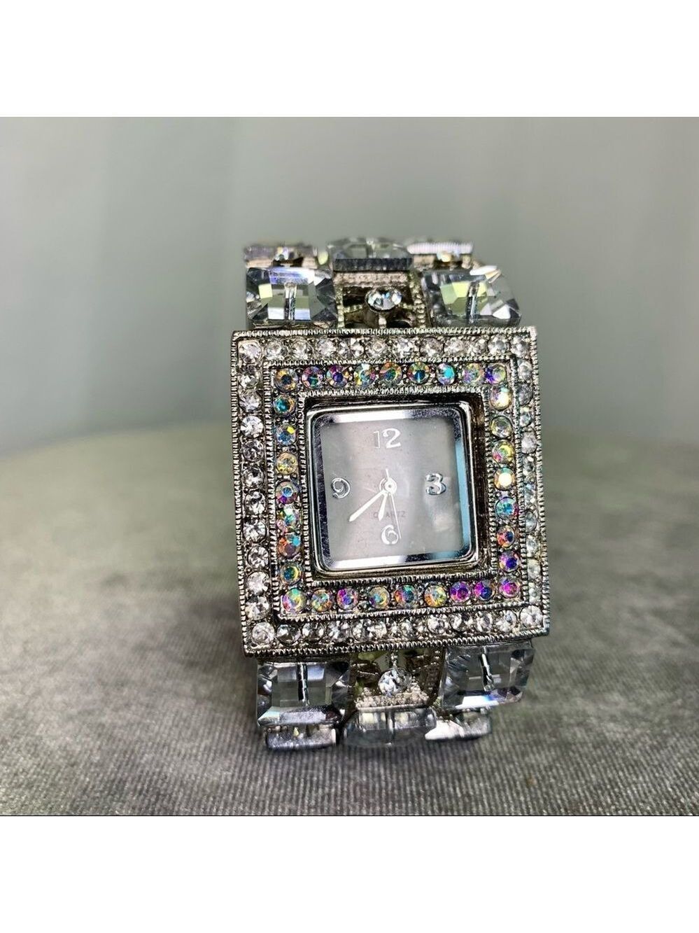 💥SPARKLY rhinestone iridescent embellished costume jewellery Quartz bracelet - Picture 6 of 6